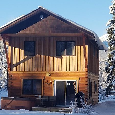 Kicking Horse Kabins Golden Buitenkant foto