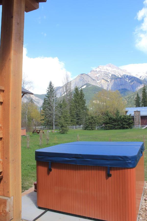 Kicking Horse Kabins Golden Buitenkant foto