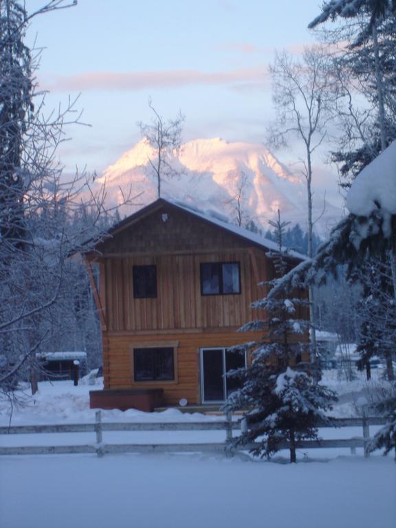 Kicking Horse Kabins Golden Buitenkant foto