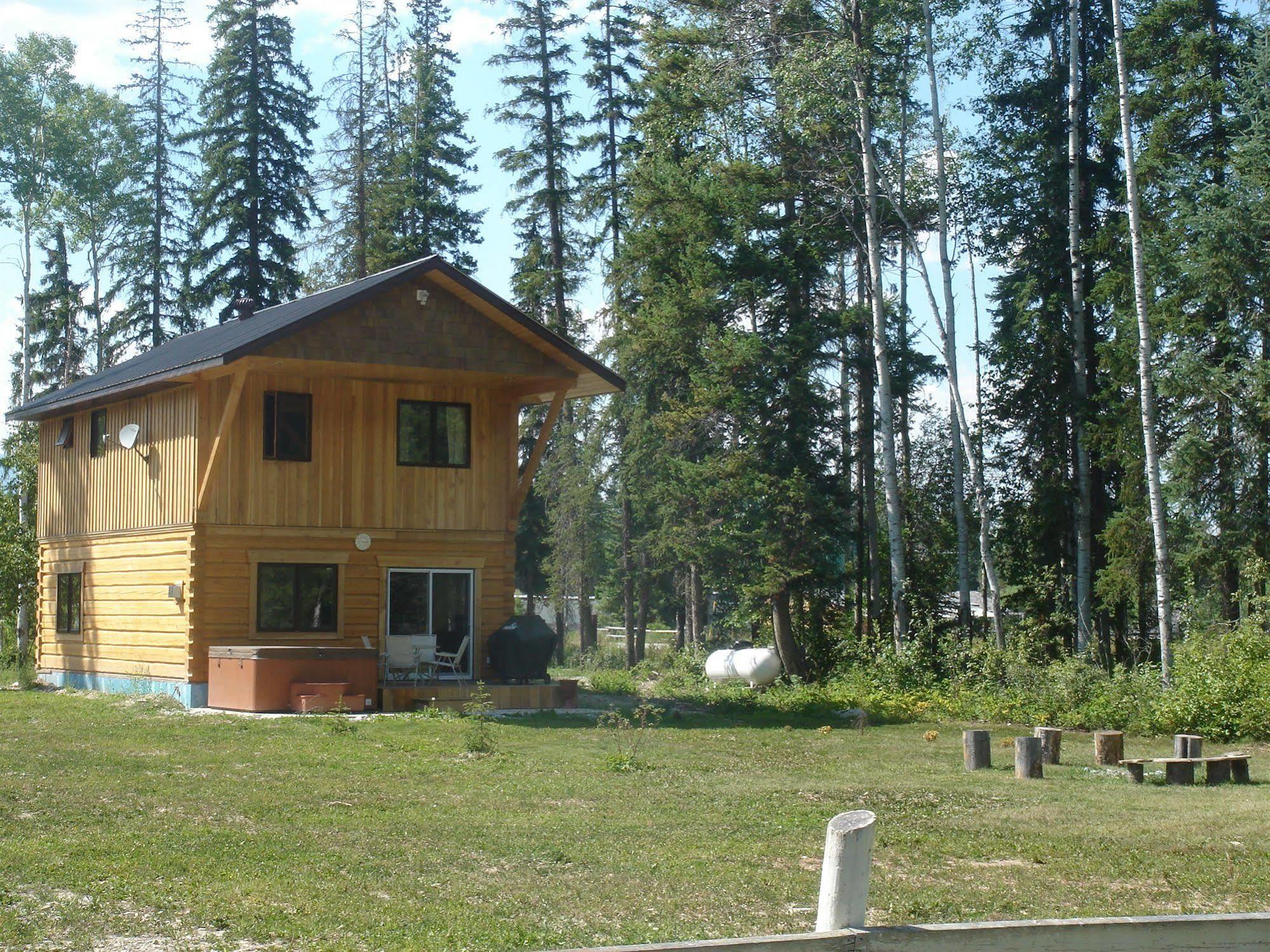 Kicking Horse Kabins Golden Buitenkant foto