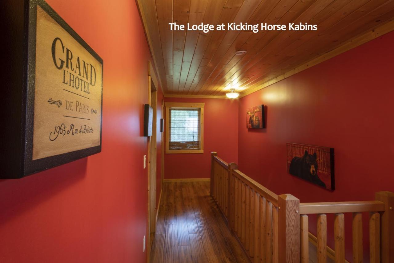 Kicking Horse Kabins Golden Buitenkant foto