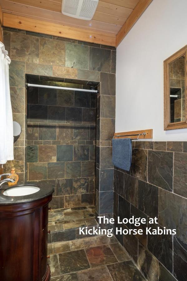 Kicking Horse Kabins Golden Buitenkant foto