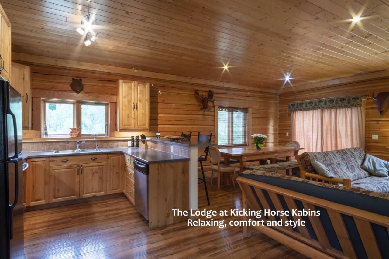 Kicking Horse Kabins Golden Buitenkant foto