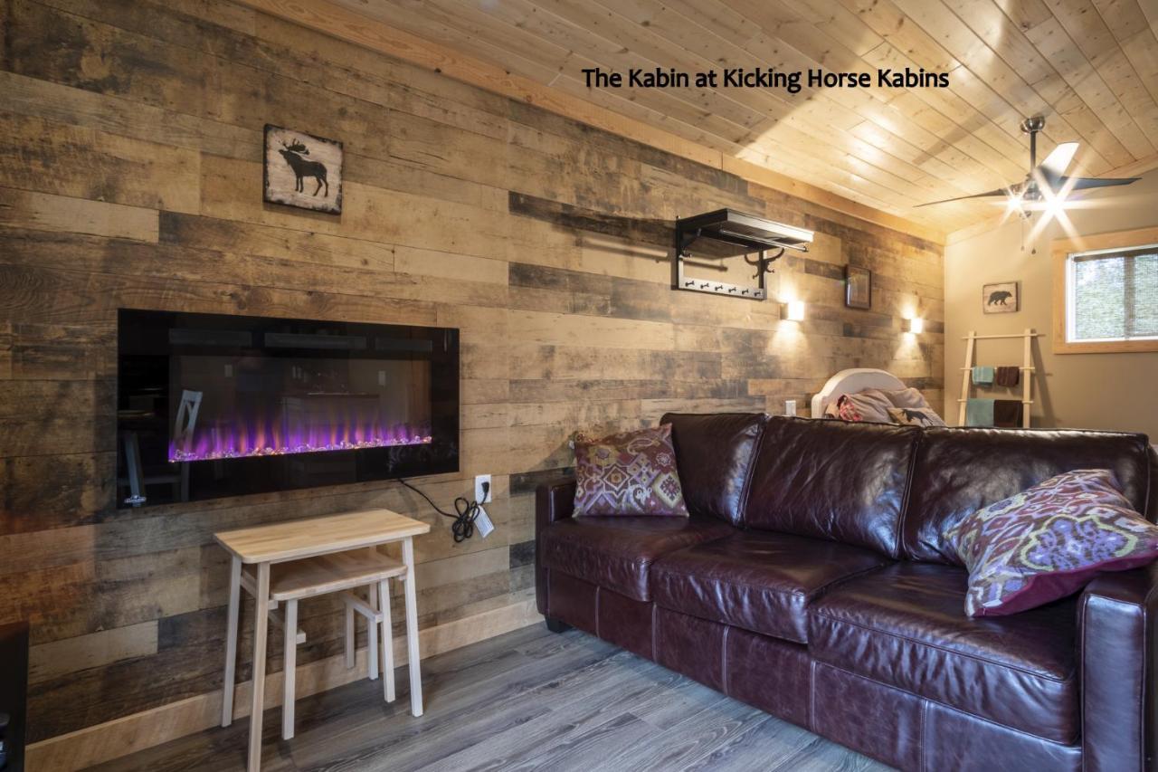 Kicking Horse Kabins Golden Buitenkant foto