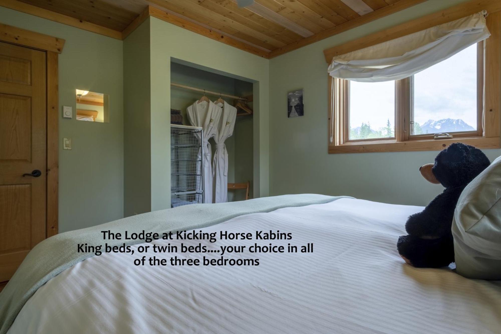 Kicking Horse Kabins Golden Buitenkant foto