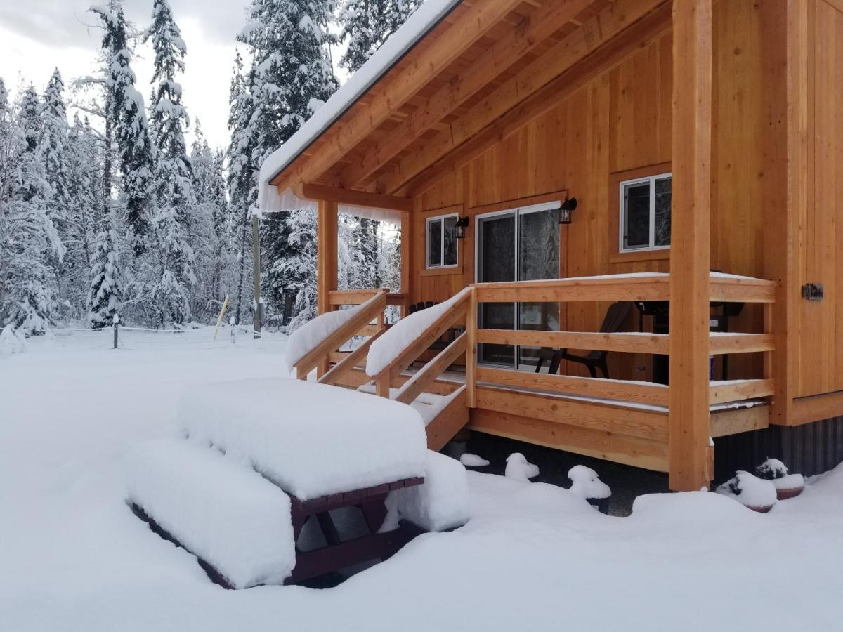 Kicking Horse Kabins Golden Buitenkant foto