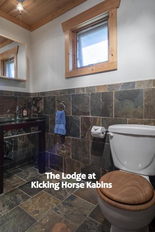 Kicking Horse Kabins Golden Buitenkant foto